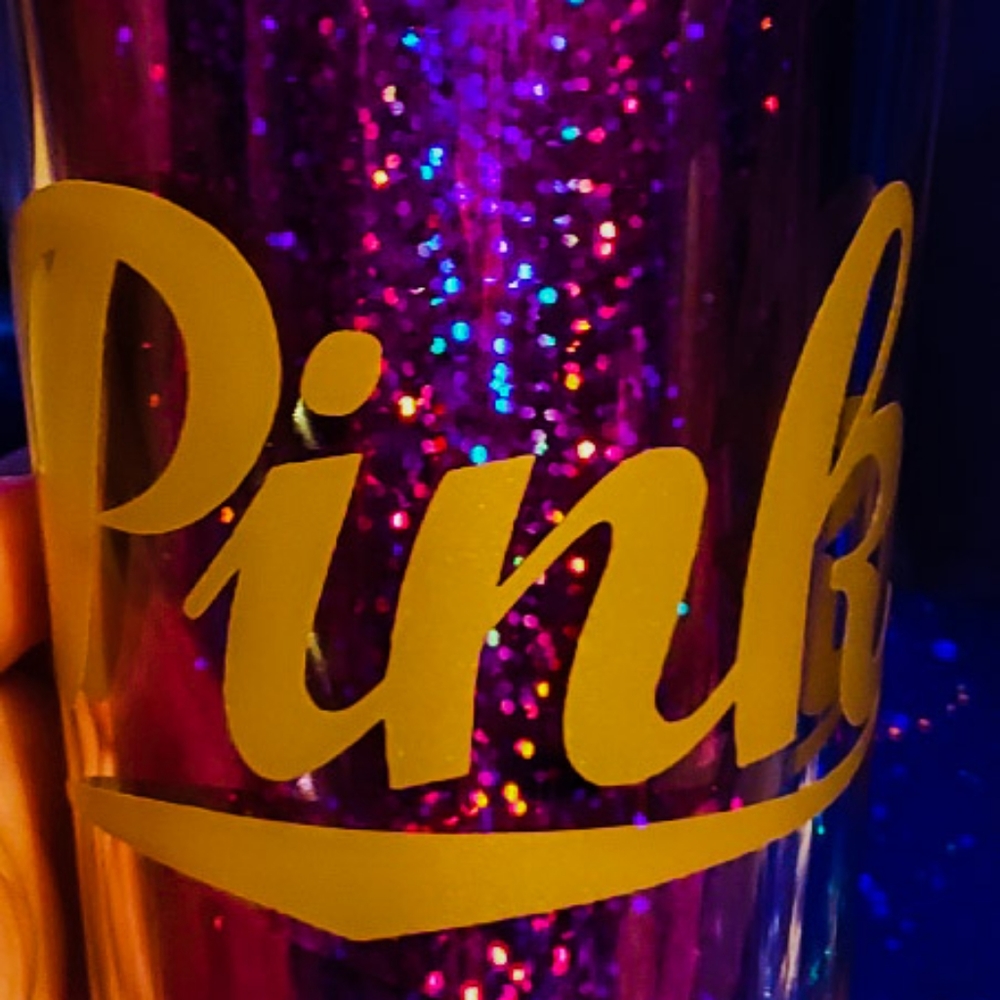 Pink cups - Picture 3 of 5